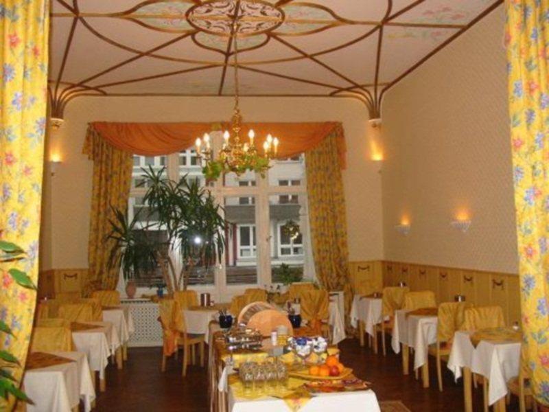 Hotel Pension Savoy Near Kurfuerstendamm Berlim Restaurante foto