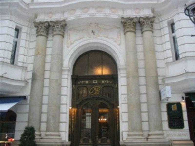 Hotel Pension Savoy Near Kurfuerstendamm Berlim Exterior foto