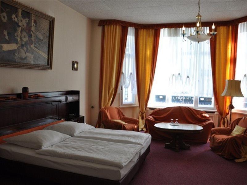 Hotel Pension Savoy Near Kurfuerstendamm Berlim Exterior foto